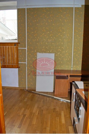 4-комнатная квартира 95 кв.м  г. Симферополь 