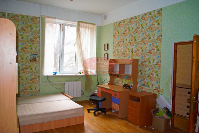 4-комнатная квартира 95 кв.м  г. Симферополь 