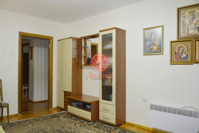 Продается трехкомнатная квартира 76.5 кв.м г. Алушта